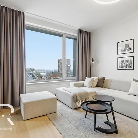 Skypark Elite Suite, View ,free Parking * ブラチスラヴァ