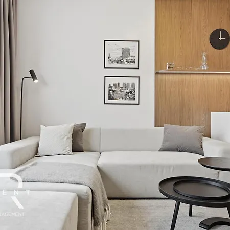 Skypark Elite Suite, View ,free Parking Apartment Bratislava