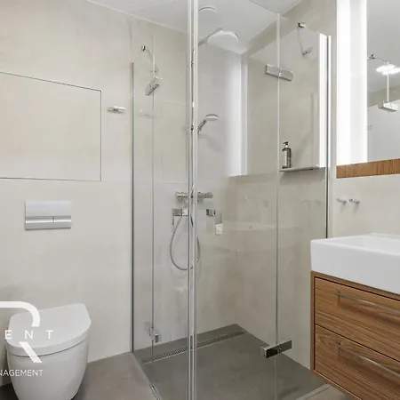 Apartment Skypark Elite Suite, View ,free Parking Bratislava