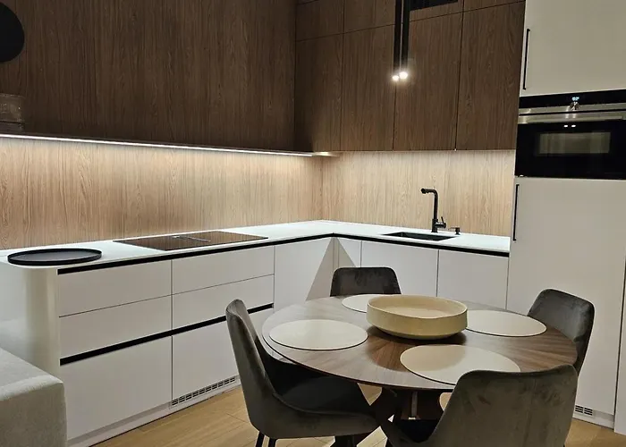 דירה Skypark Elite Suite, View ,free Parking ברטיסלאבה