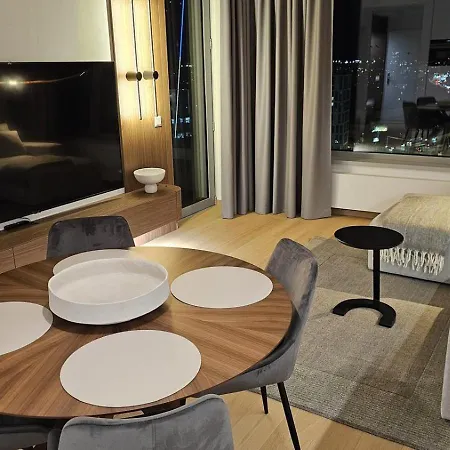 Апартаменты Skypark Escape With Balcony Братислава